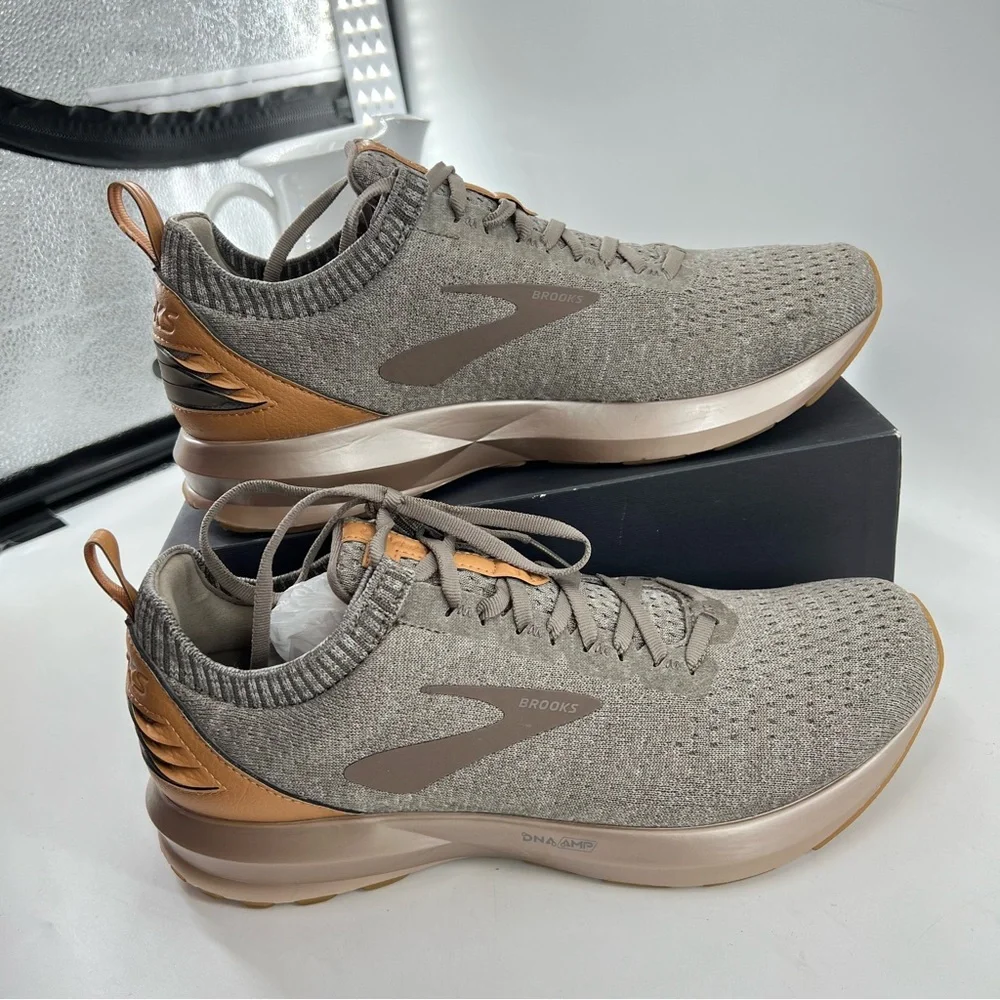 NWOT Brooks Levitate 2 Limited Edition Running Shoes Tan Beige Wood Men 9.5 - Picture 4 of 13